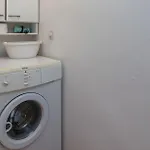 特洛吉尔公寓酒店