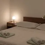 In 아파트 *