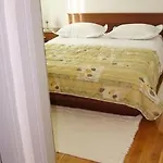아파트 In