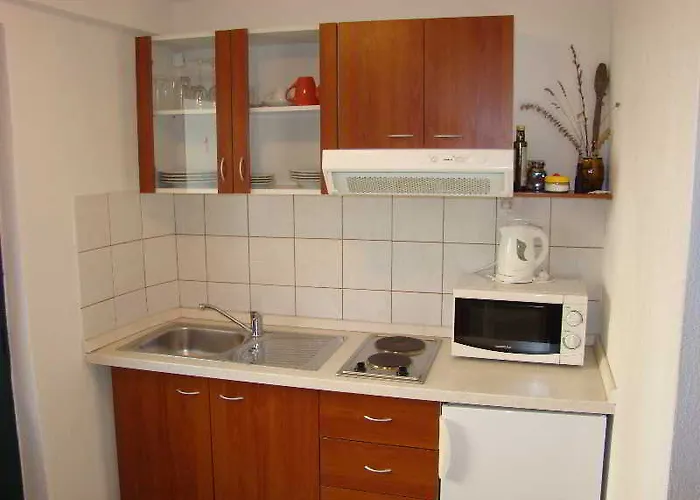 アパート In トロギール