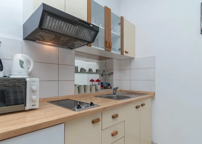 In アパート トロギール