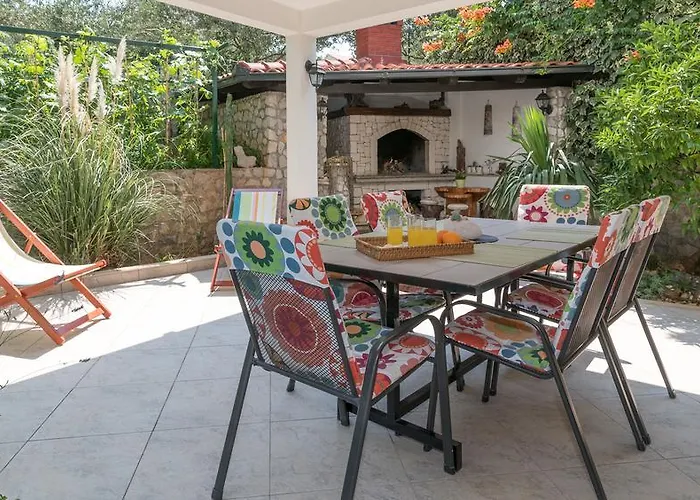 アパート In トロギール