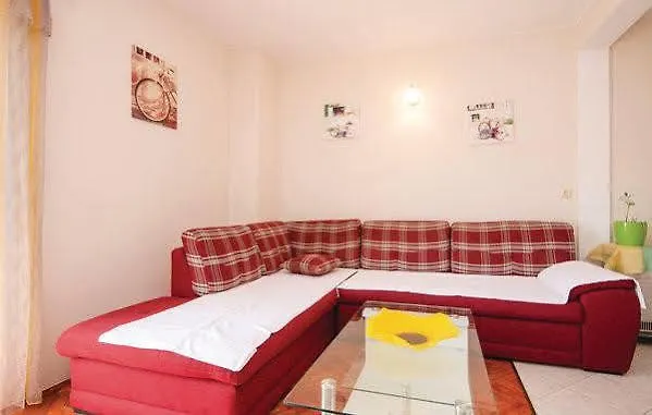 In * トロギール