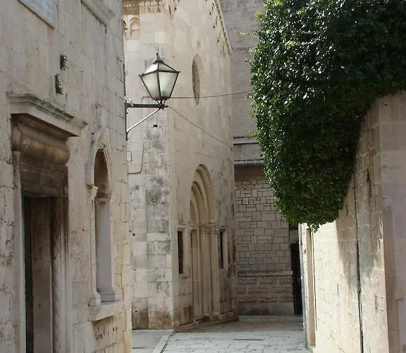 In アパート トロギール